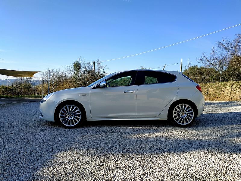 alfa romeo giulietta (2)