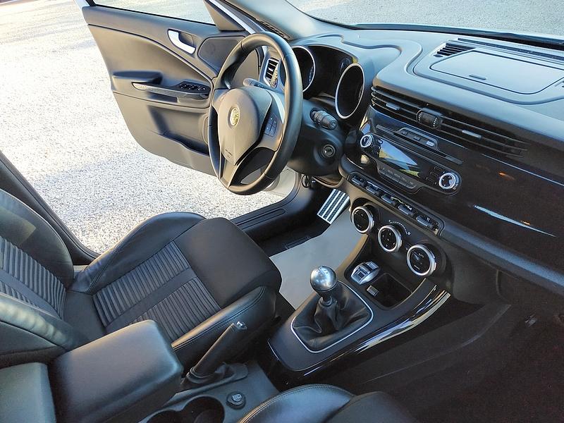 alfa romeo giulietta (9)