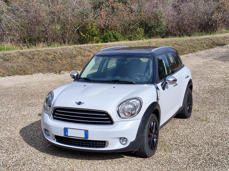 Mini Countryman 1.6 Cooper (1)