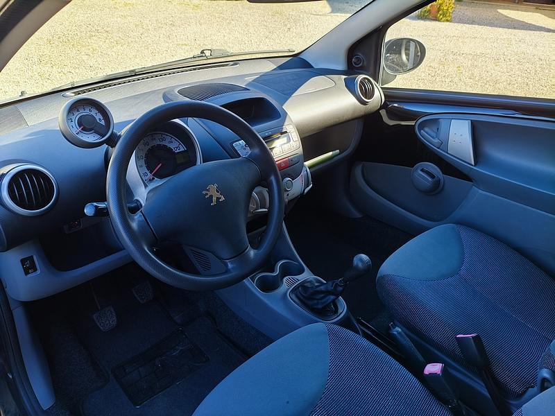 Peugeot 107 1.0 68cv Sweet Years Peugeot 107 1.0 68cv Sweet Years